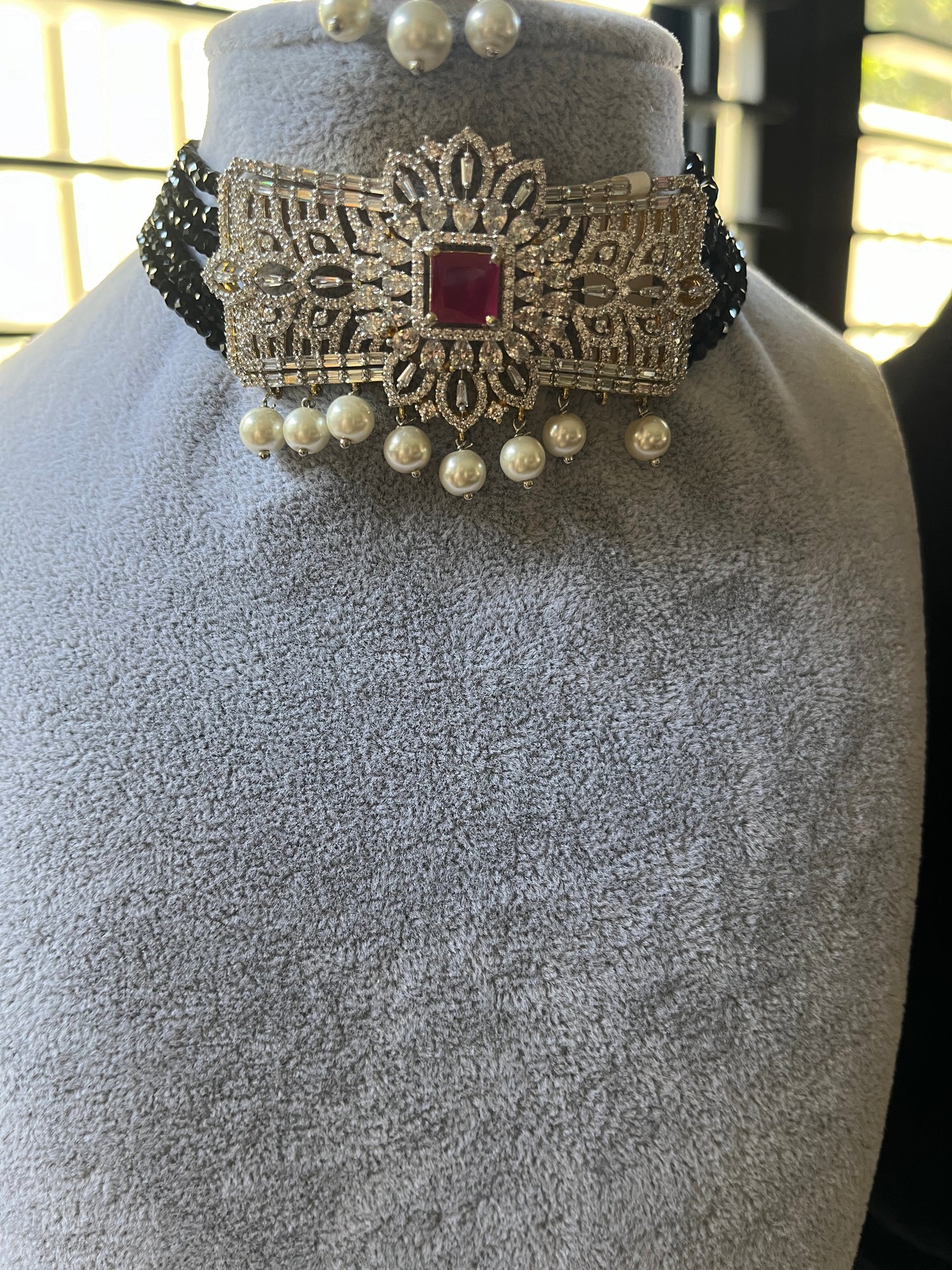 Beads choker