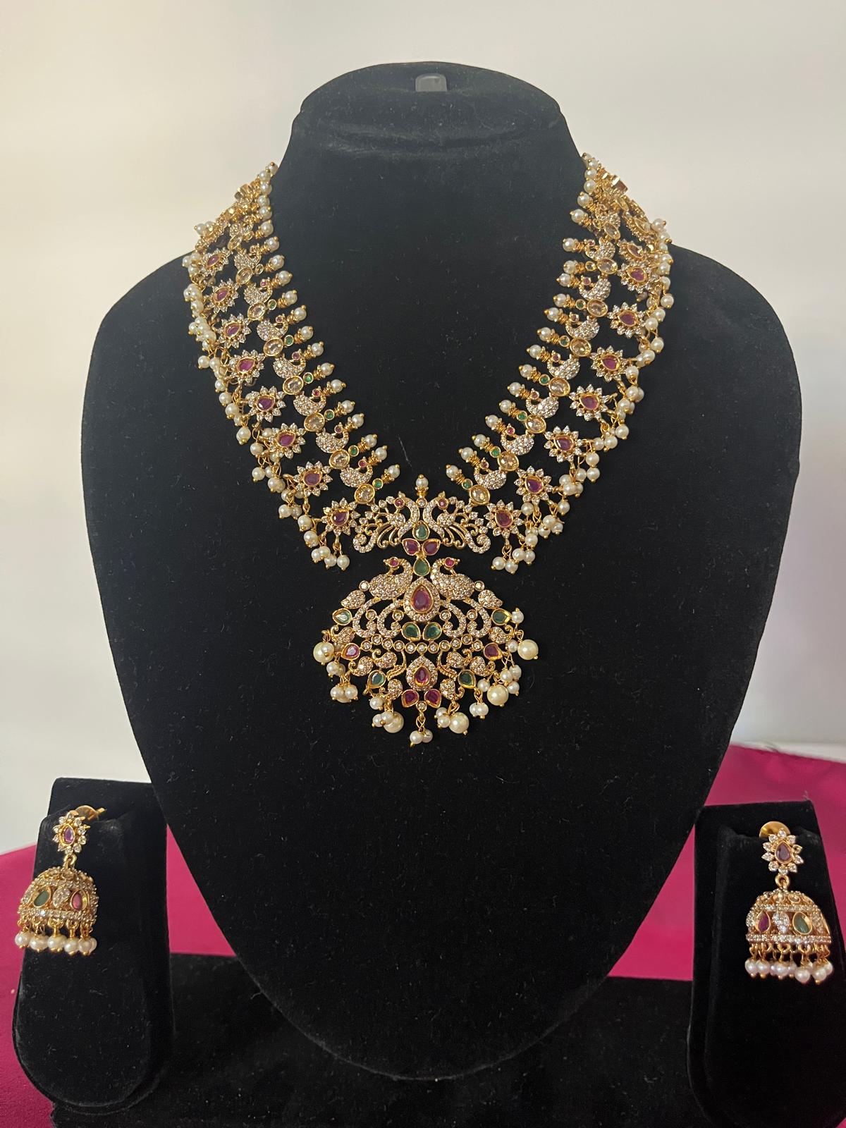 Grand Antique pearl Necklace set